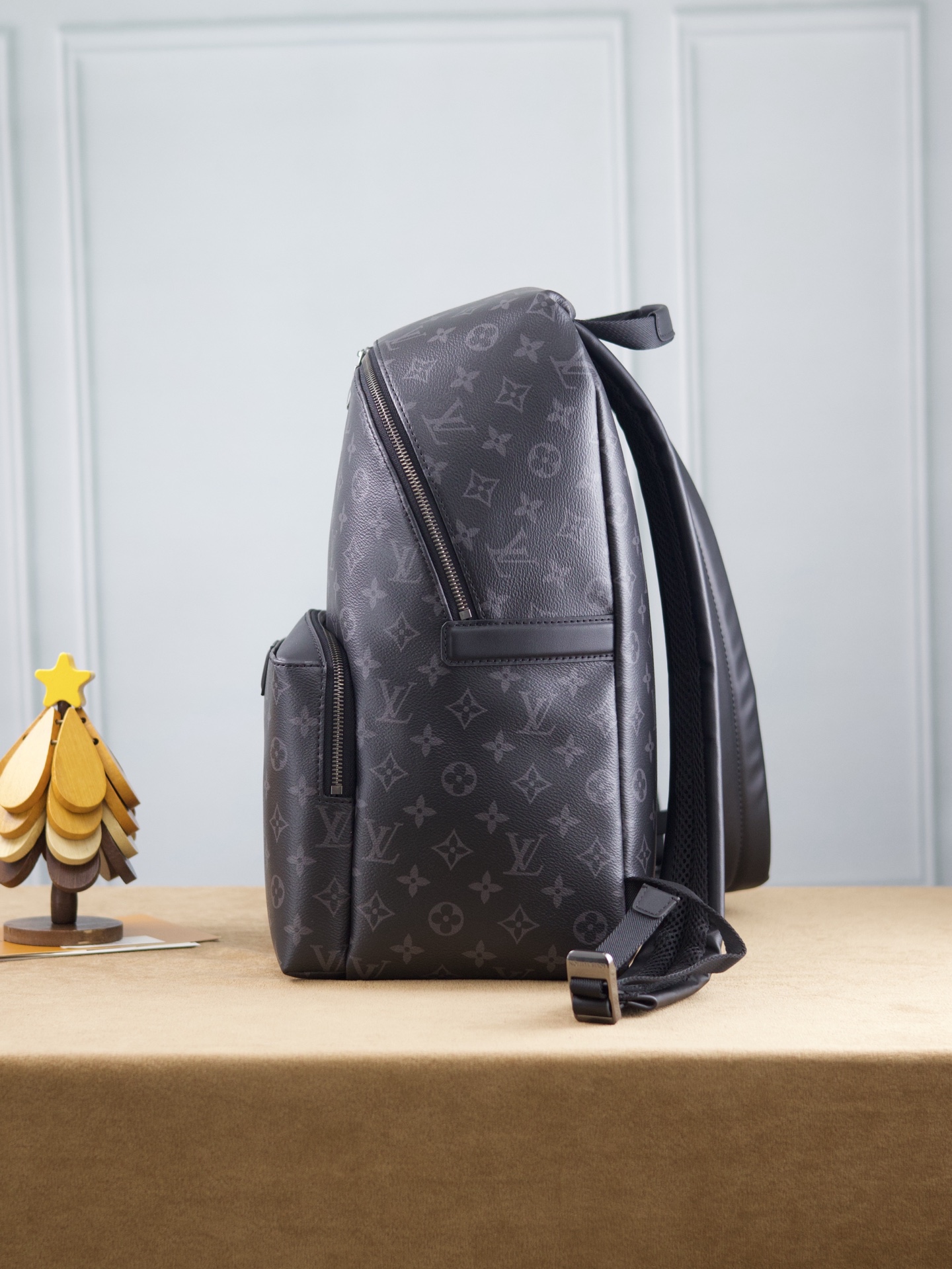 【163C01芯片版】
DISCOVERY 雙肩包
型號：M43186
材料：進口原廠面料 原廠皮
尺寸：30x40x20cm