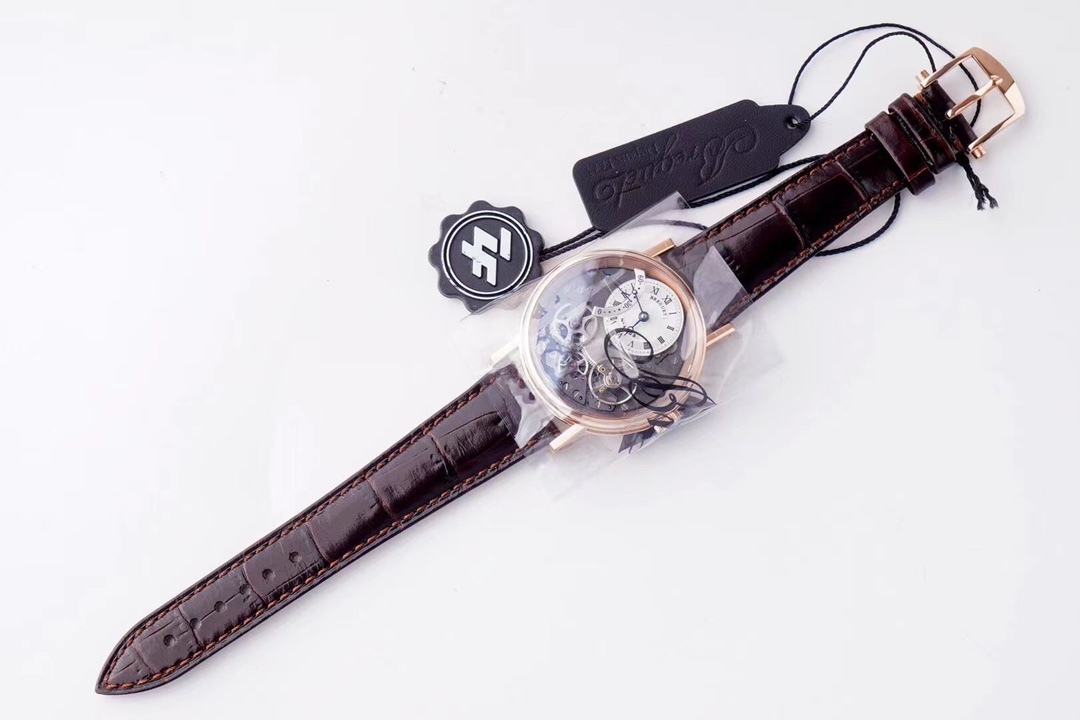 ZF超級大作 寶璣Tradition傳世系列！全自動逆跳秒針腕表！火爆來襲！

耗時近4年 潛心研發機芯 重金打造 至誠大作！——實現原裝全部功能！

【精彩細節】腕表尺寸40mmX11.65吻合正品ZF憑借豐富的復刻經驗，殼身打磨精細，造型簡潔精美，今纖薄表殼更顯優雅！上下採用整枚藍寶石水晶玻璃打造通透無比，充分展現了寶璣的經典設計。
【技術突破】超精密1比1原裝機芯開發研制而成。原本隱藏在錶盤底板之下的板橋、齒輪、擒縱機構、發條盒等機芯部件清晰展露。今精密機械運轉的奧秘毫無保留的呈現於眼前。10點鐘位