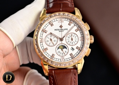 百達翡麗Patek Philippe驚艷登場，42毫米的表徑適配大眾男性手寸，非常商務可亦‬休閒。整表表殼手工雕刻花紋，視覺衝擊力強，令人過目不忘，實物質感更加優美。     
1⃣️搭配進口9100多功能機芯【非市場普通國產機芯】（零返修）功能（24小時,星期/星辰/月份）此腕表擁有38-48小時動力儲備.
2⃣️進口316L精鋼，採用18k品質爐內真空電鍍！
3⃣️搭配獨家定制方形鱗紋牛皮錶帶
4⃣️耐磨防刮藍寶石玻璃鏡面！
5⃣️30米生活防水等級.
百達翡麗（Patek Philippe） 簡約