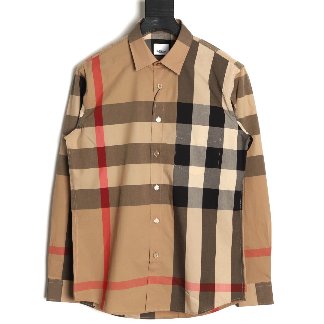 Burberry/巴寶莉 經典大格紋棉質襯衫
定制原版一致80支精梳棉單線紗，紗線全部訂染，最終確定織法，
無論是格型大小線條粗細均達到Y版水平並且布料沒有尾斜現象，
紅外線裁剪對條對格單件裁，保證大貨品質，
定制塔羅貝油封噴漆扣子自然發亮（不同市場版都是樹脂扣），裁片、領子坐領 門邊 袖口 部位加了燙薄，
全部要對格對位出成品，紅外激光定位對格取位，
每個獨立的尺碼都是定位裁片，前幅，口袋，袖子等部位都是對格對位的，
工序複製，費時費料，經典簡單氣質不失大牌，面料上身舒適柔軟卻又挺括有型，