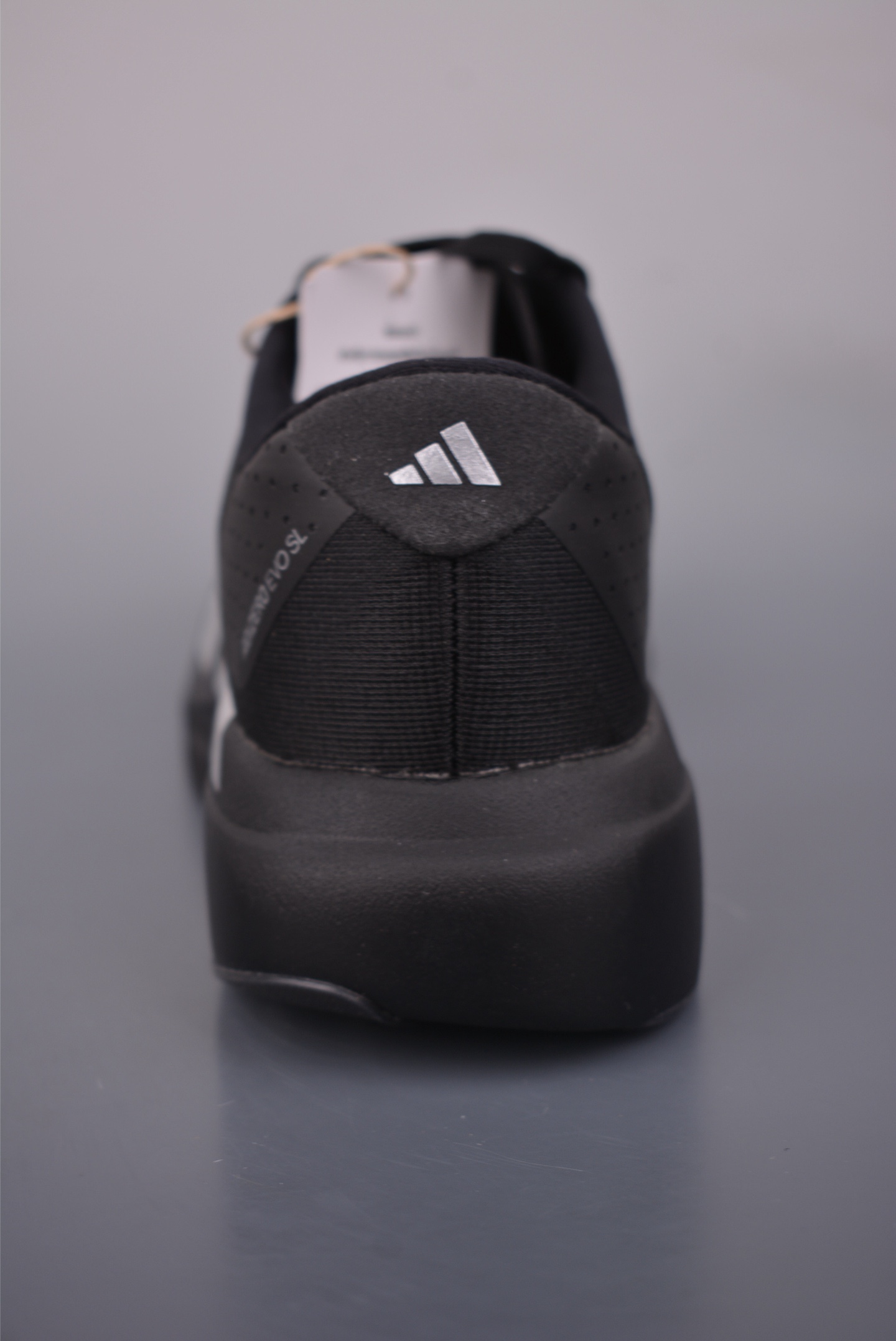 Adidas Adizero Evo SL M
阿迪超輕透氣緩震跑鞋  
官方貨號: KJ13653137
尺碼：39 40 40.5 41 42 42.5 43 44 45 46
