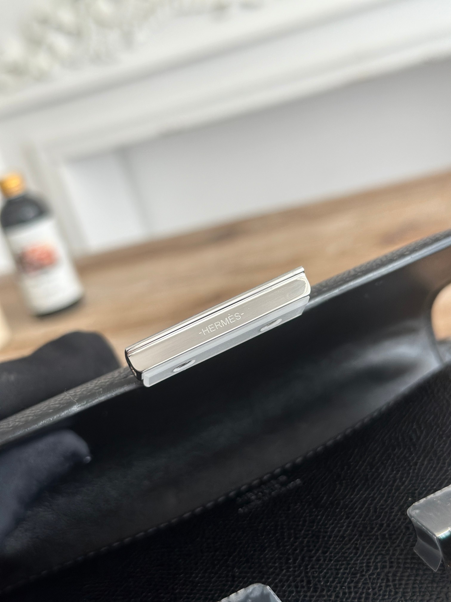 康康  空姐包  
constance  19cm  
epsom掌紋小牛皮  半收工  蠟線縫製