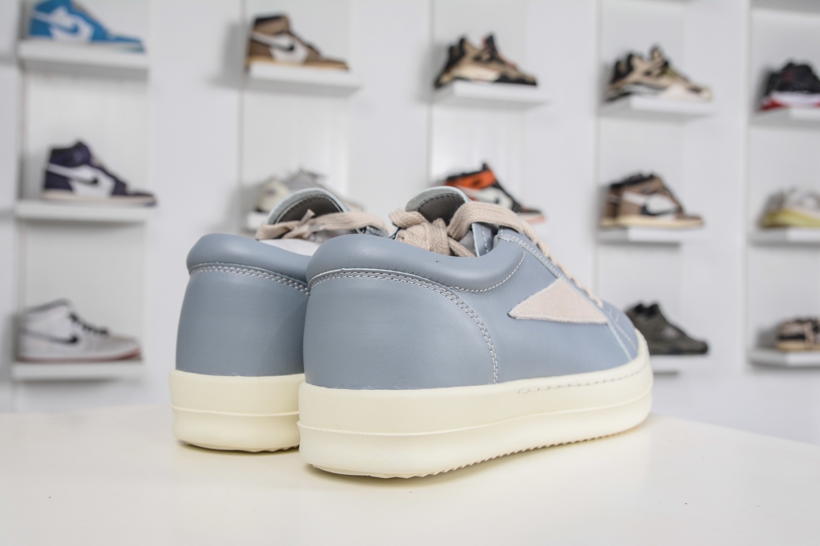 RICK OWENS/RO Hollywood 歐文斯 圓頭系帶低幫板鞋 
尺碼:36 37 38 39 40 41 42 43 44 45 46