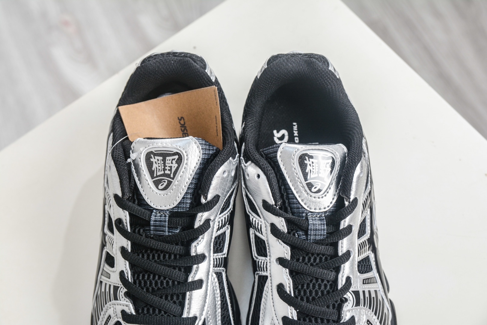 Asics Gel-Kayano 12.1 亞瑟士百搭休閒運動慢跑鞋 
貨號：1203A759 001
Size：36-47