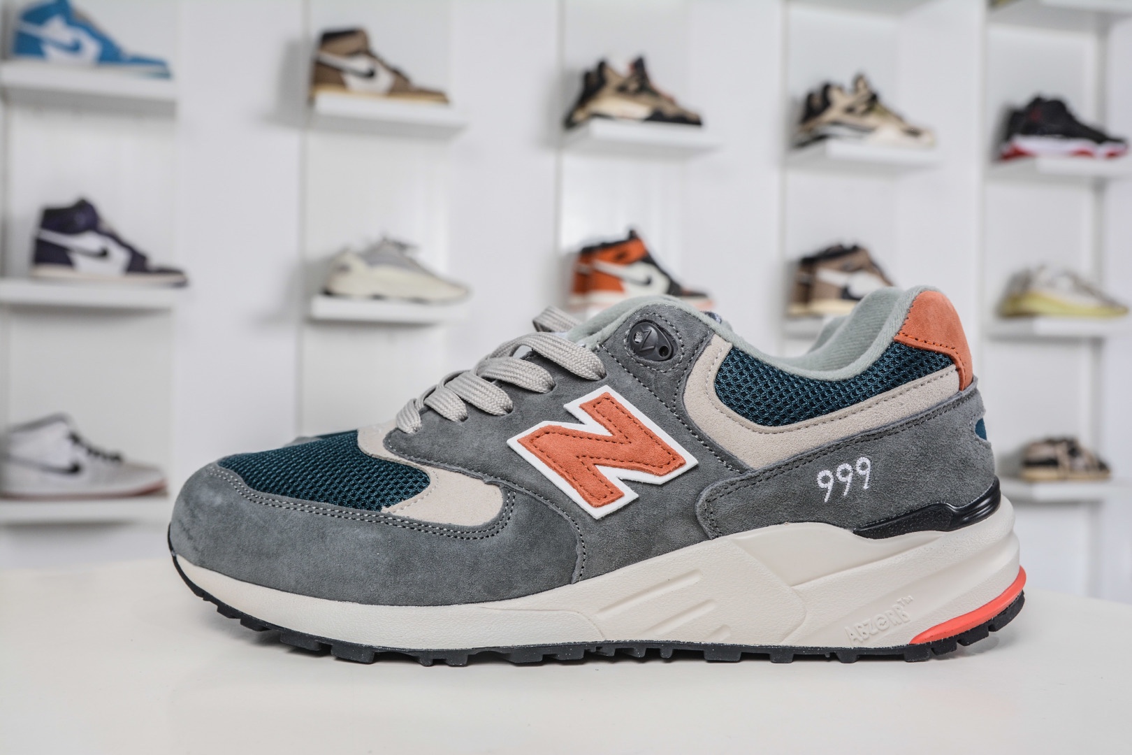 New Balance NB999系列 
貨號：ML999AD
Size：39.5 40 40.5 41.5 42 42.5 43 44