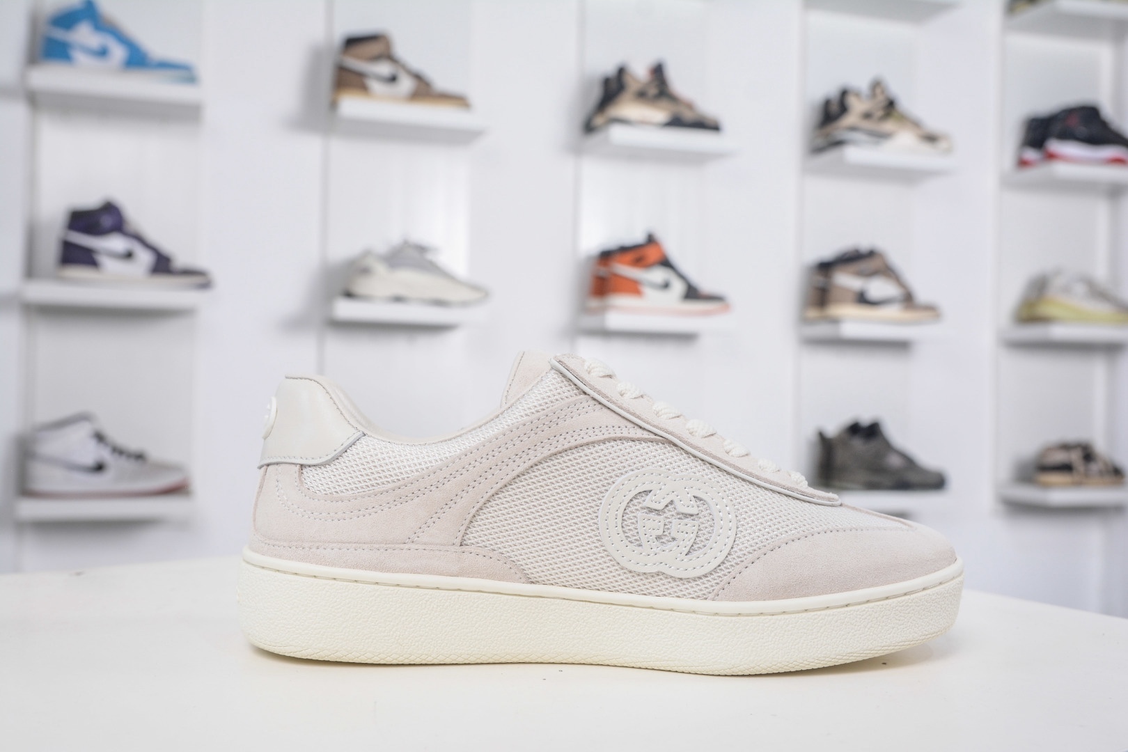 Gucci 古馳G75 圓頭系帶運動鞋
尺碼：35 36 37 38 39 40 41 42 43 44 45 46