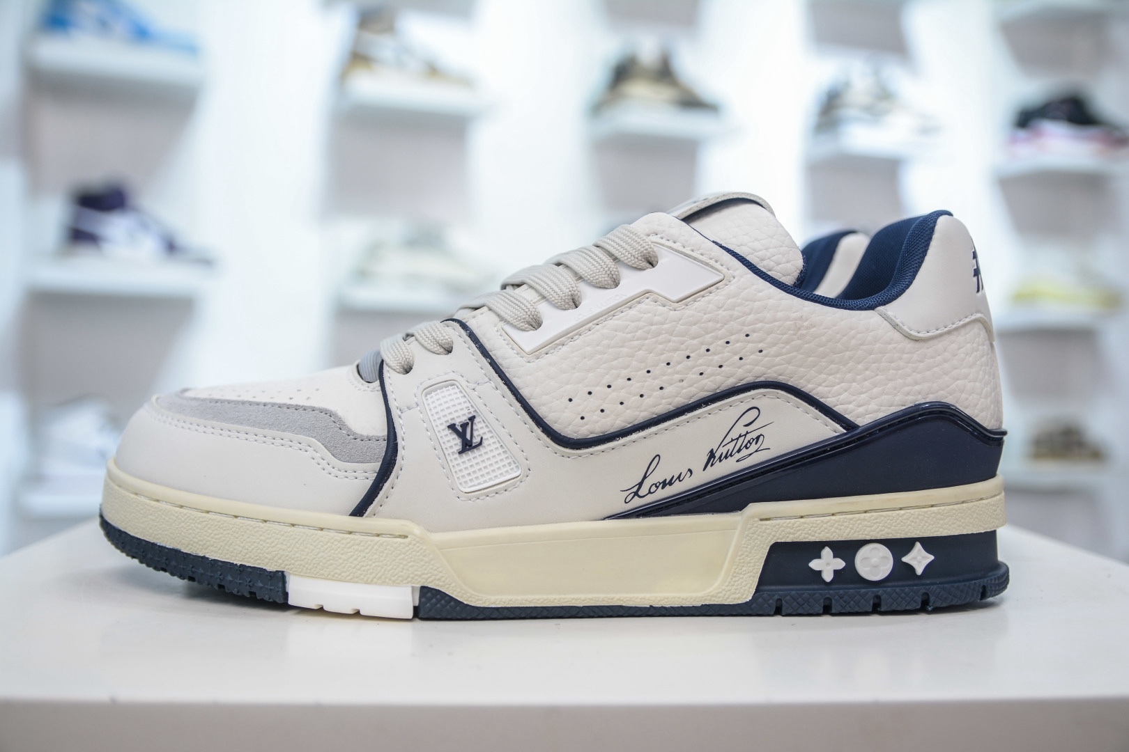 Louis Vuitton Trainer lv時裝走秀運動鞋板鞋 SIZE：36 37 38 39 40 41 42 43 44 45