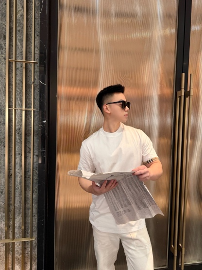 🔝BURBERRY巴寶莉BBR 格紋拼袖短袖T恤
正品購入，50支雙股100%精梳棉170克，2*2精品羅紋210克，面料拼接，面料酵洗，定制1：1商標，合身版型
B Size：S-XL