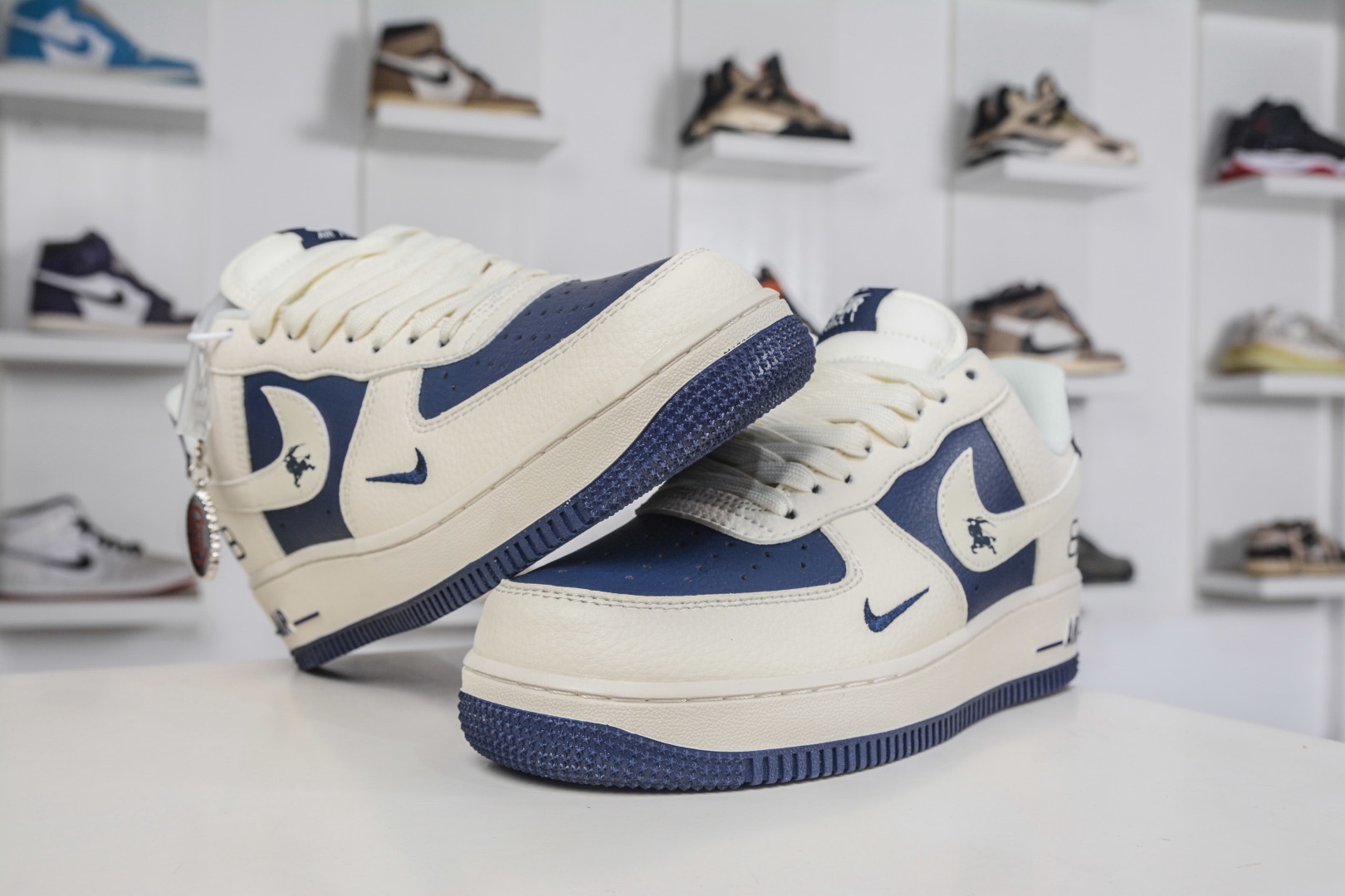 Nike Air Force 1 Low 07 x Balenciaga 巴黎世家聯名-米白藏藍  
貨號：DN1688 817
Size：36 36.5 37.5 38 38.5 39 40 40.5 41 42 42.5 43 44 44.5 45