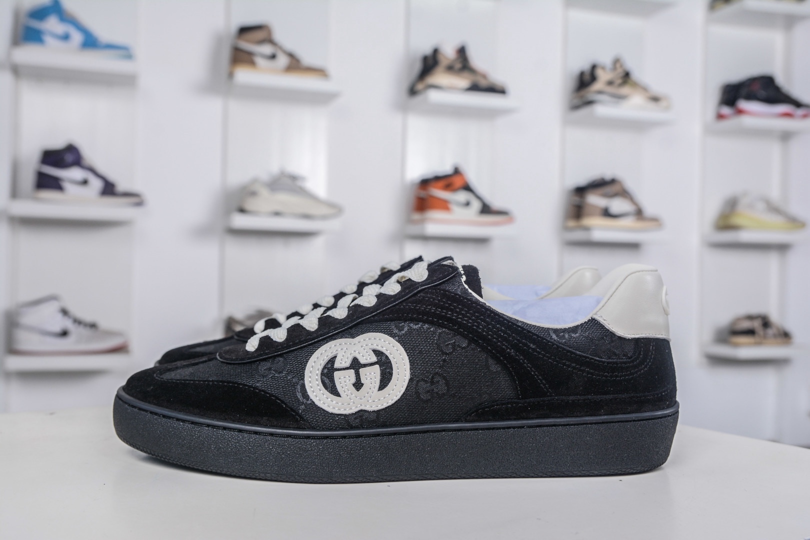 Gucci 古馳G75 圓頭系帶運動鞋 
尺碼：35 36 37 38 39 40 41 42 43 44 45 46