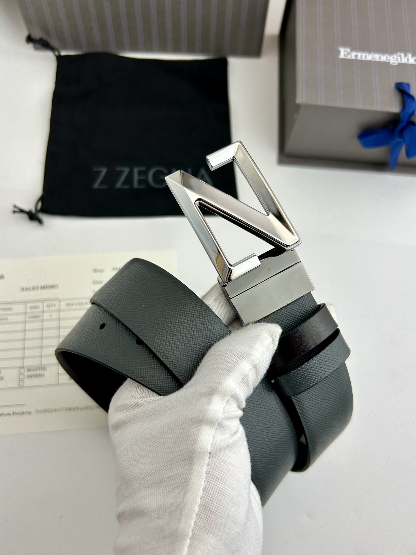 傑尼亞【Zegna】何謂當代男士 活動造型 系列，新款純銅旋轉Z字扣，雙面可用 隨心搭配，寬3.5cm，男士風尚的全新概念.