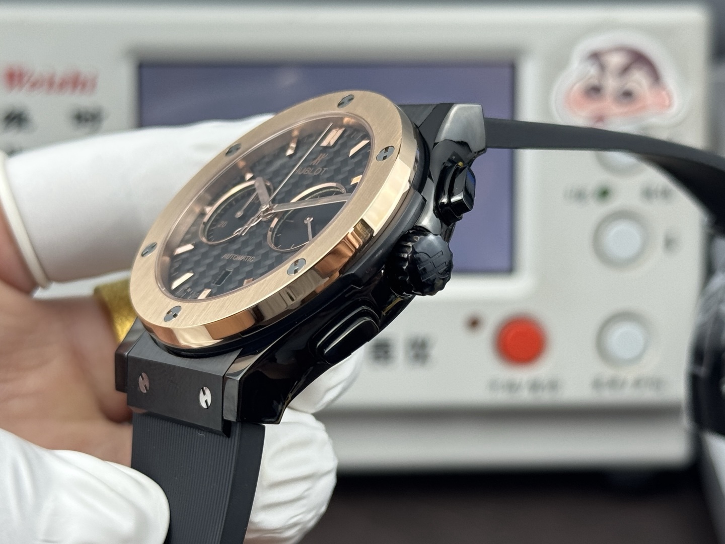 （实拍圖）升級版宇舶hublot恆寶表經典融合CLASSIC FUSION系列，直徑45mm，表殼316L精鋼，耐磨藍寶石玻璃，施華洛世奇鑽石鑲嵌，進口搭載進口7750多巧能計時機芯，還原原裝所有功能，在不同的時空共鳴，如繪畫，如音樂，如時計，獨一無二的HUBLOT最配獨一無二的他，經典融合計時腕表。