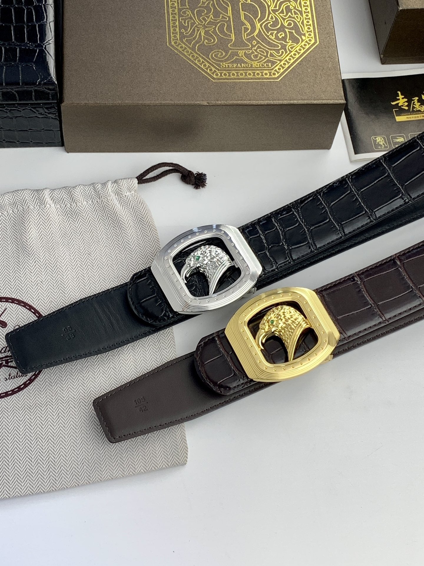 【史蒂芬】原版鰐魚紋牛皮腰帶，搭配新款不鏽鋼鷹頭扣，寬度3.8cm，雙面可用，長度不可調節，尺碼（85-110）具有獨特吸引力！