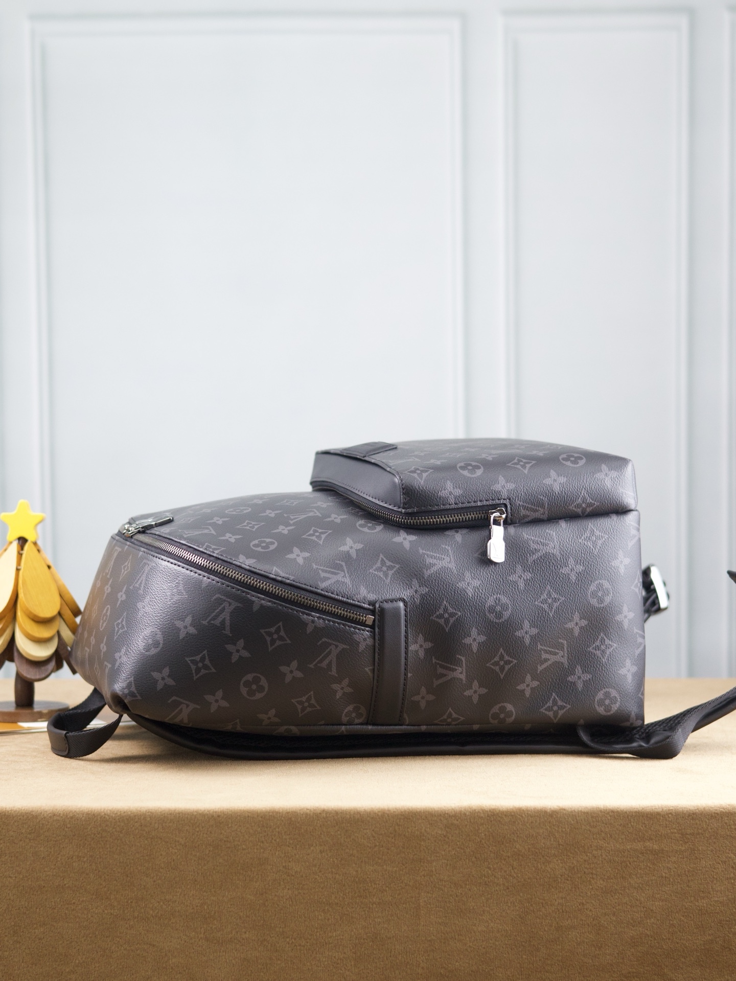 【163C01芯片版】
DISCOVERY 雙肩包
型號：M43186
材料：進口原廠面料 原廠皮
尺寸：30x40x20cm