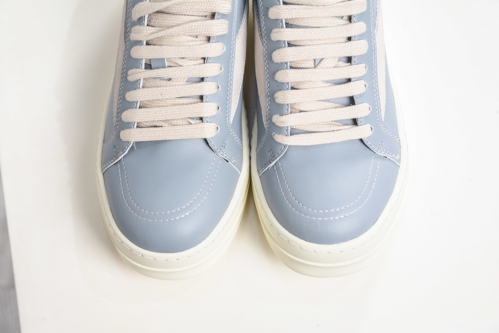 RICK OWENS/RO Hollywood 歐文斯 圓頭系帶低幫板鞋 
尺碼:36 37 38 39 40 41 42 43 44 45 46