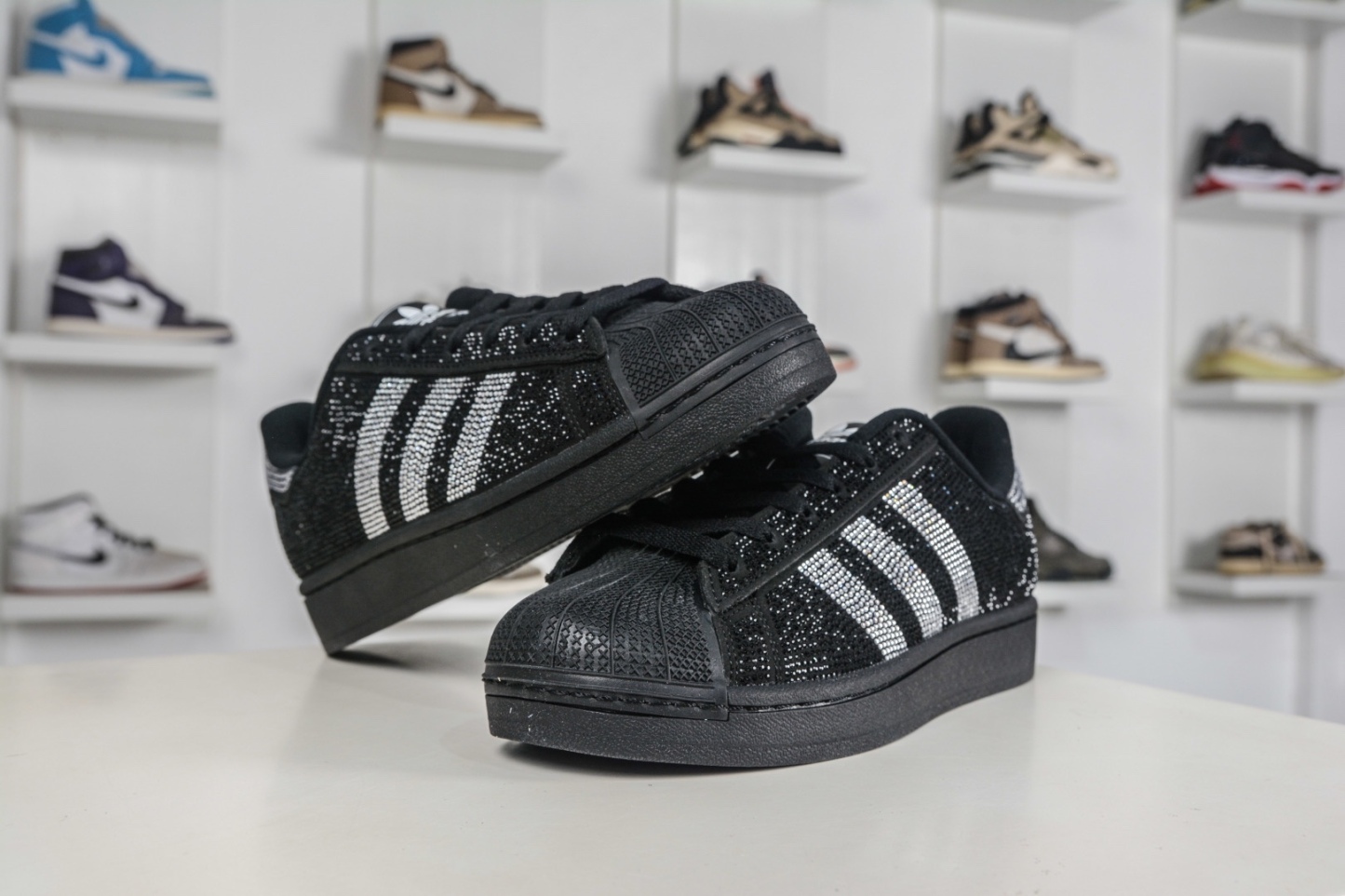 AD Originals Superstar 2 貝殼頭板鞋 
貨號：IH4200
尺碼：35⅓ 36 36⅔ 37⅓ 38 38⅔ 39⅓ 40