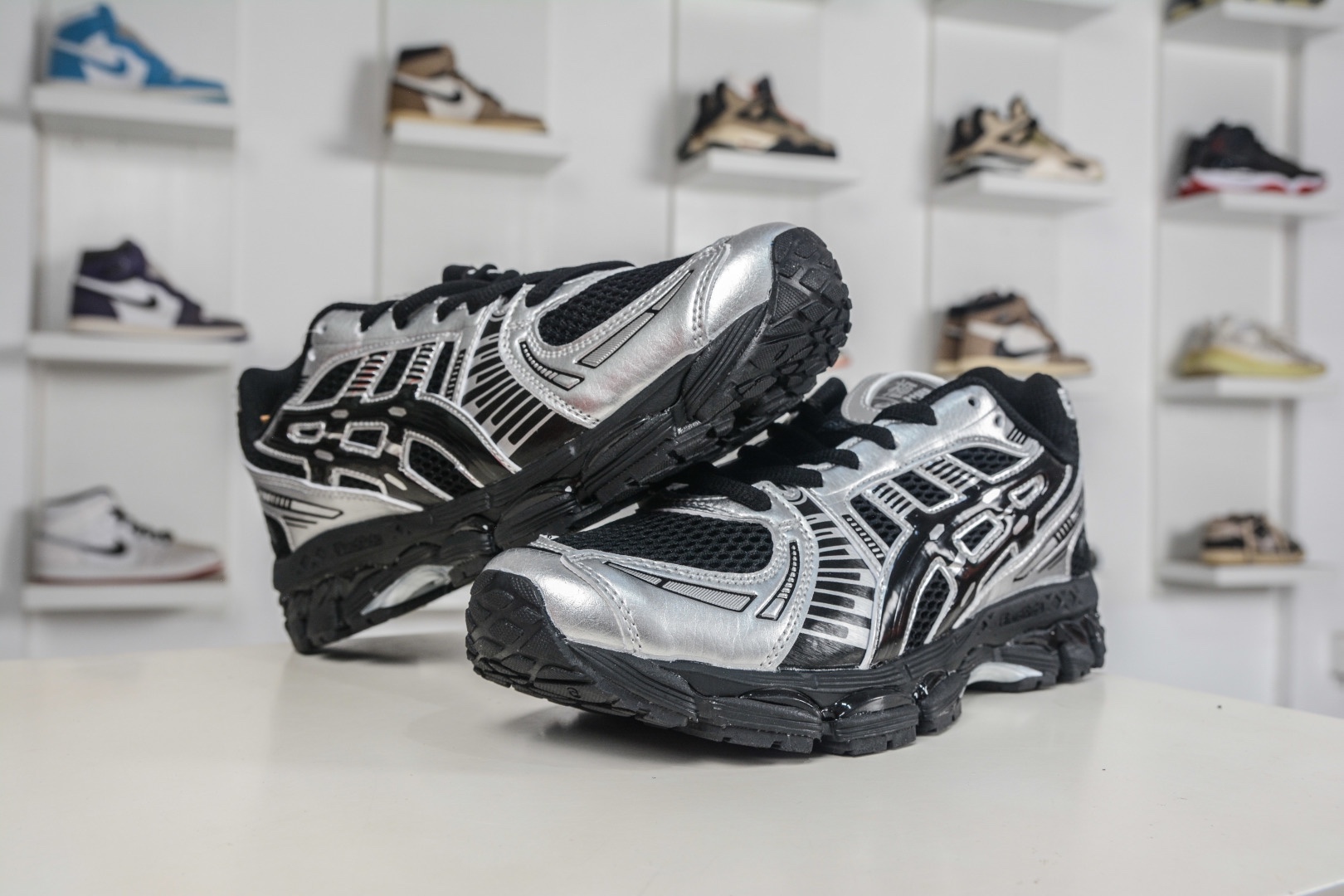 Asics Gel-Kayano 12.1 亞瑟士百搭休閒運動慢跑鞋 
貨號：1203A759 001
Size：36-47