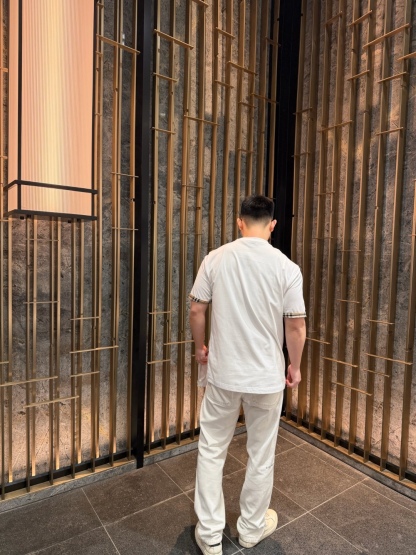 🔝BURBERRY巴寶莉BBR 格紋拼袖短袖T恤
正品購入，50支雙股100%精梳棉170克，2*2精品羅紋210克，面料拼接，面料酵洗，定制1：1商標，合身版型
B Size：S-XL