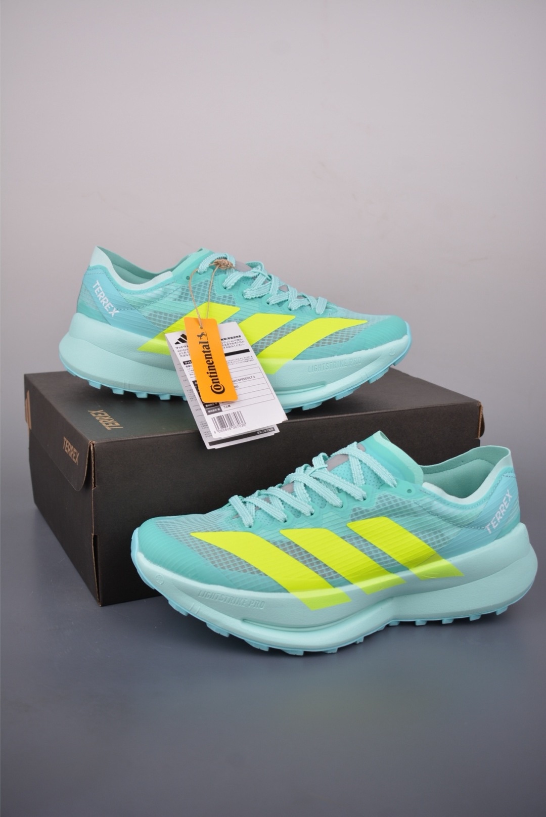 Adidas Terrex Agravic Speedult 2
阿迪超輕透氣緩震跑鞋
官方貨號: JS35262332
尺碼：40 40.5 41 42 42.5 43 44 44.5 45