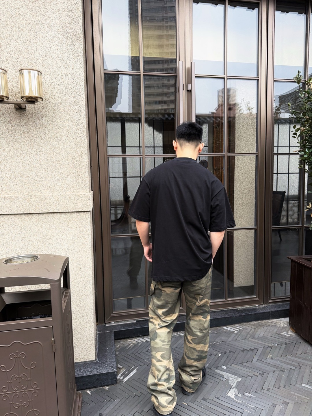 🔝BALENCIAGA巴黎世家BLCG 側邊草體字母短袖T恤
正品購入開發，40支雙紗巴黎棉210克，1*1配套十字羅紋280克，進口刺繡，面料酵洗，定制1：1商標，寬松版型
B Size：S-XL