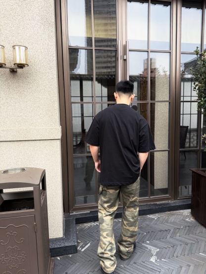 🔝BALENCIAGA巴黎世家BLCG 側邊草體字母短袖T恤
正品購入開發，40支雙紗巴黎棉210克，1*1配套十字羅紋280克，進口刺繡，面料酵洗，定制1：1商標，寬松版型
B Size：S-XL