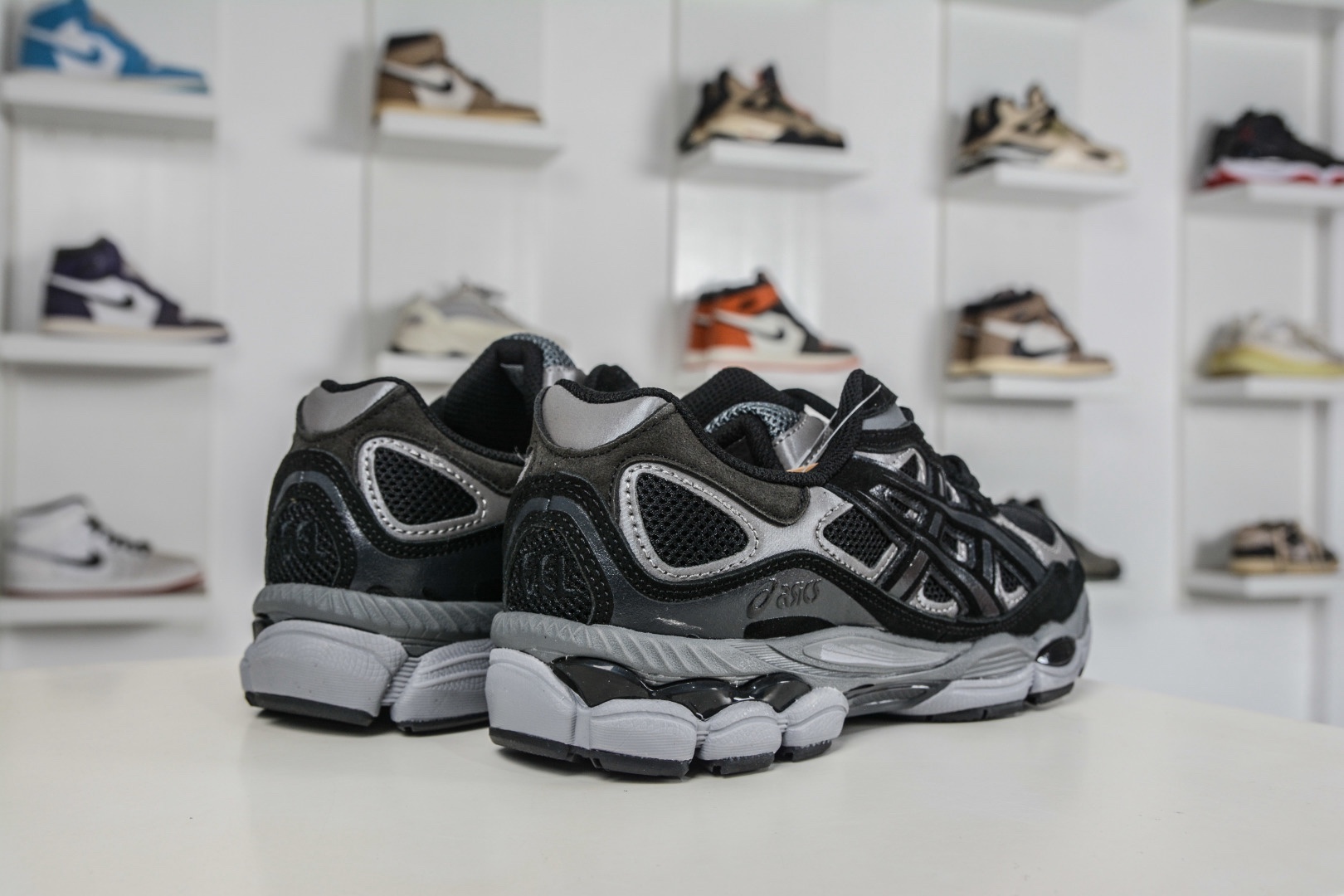 Asics Gel-NYC 亞瑟士運動休閒透氣專業跑鞋
貨號: 1201A789 020
尺碼：36 37 37.5 38 39 39.5 40 40.5 41.5 42 42.5 43.5 44 45 46 47.5