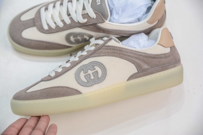 Gucci 古馳G75 圓頭系帶運動鞋
尺碼：35 36 37 38 39 40 41 42 43 44 45 46