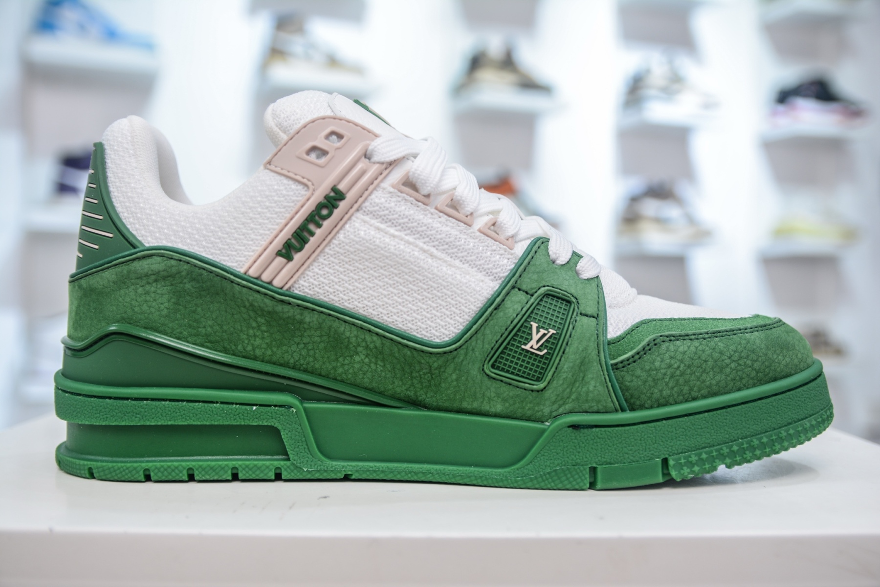 
LV Trainer 運動鞋
尺碼 35 36 37 38 39 40 41 42 43 44 45 46