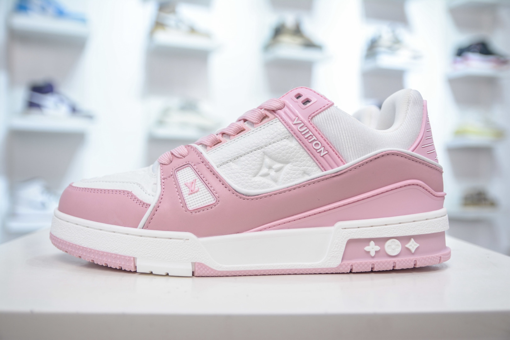 Louis Vuitton Trainer lv時裝走秀運動鞋板鞋 白粉 SIZE：36 37 38 39 40
