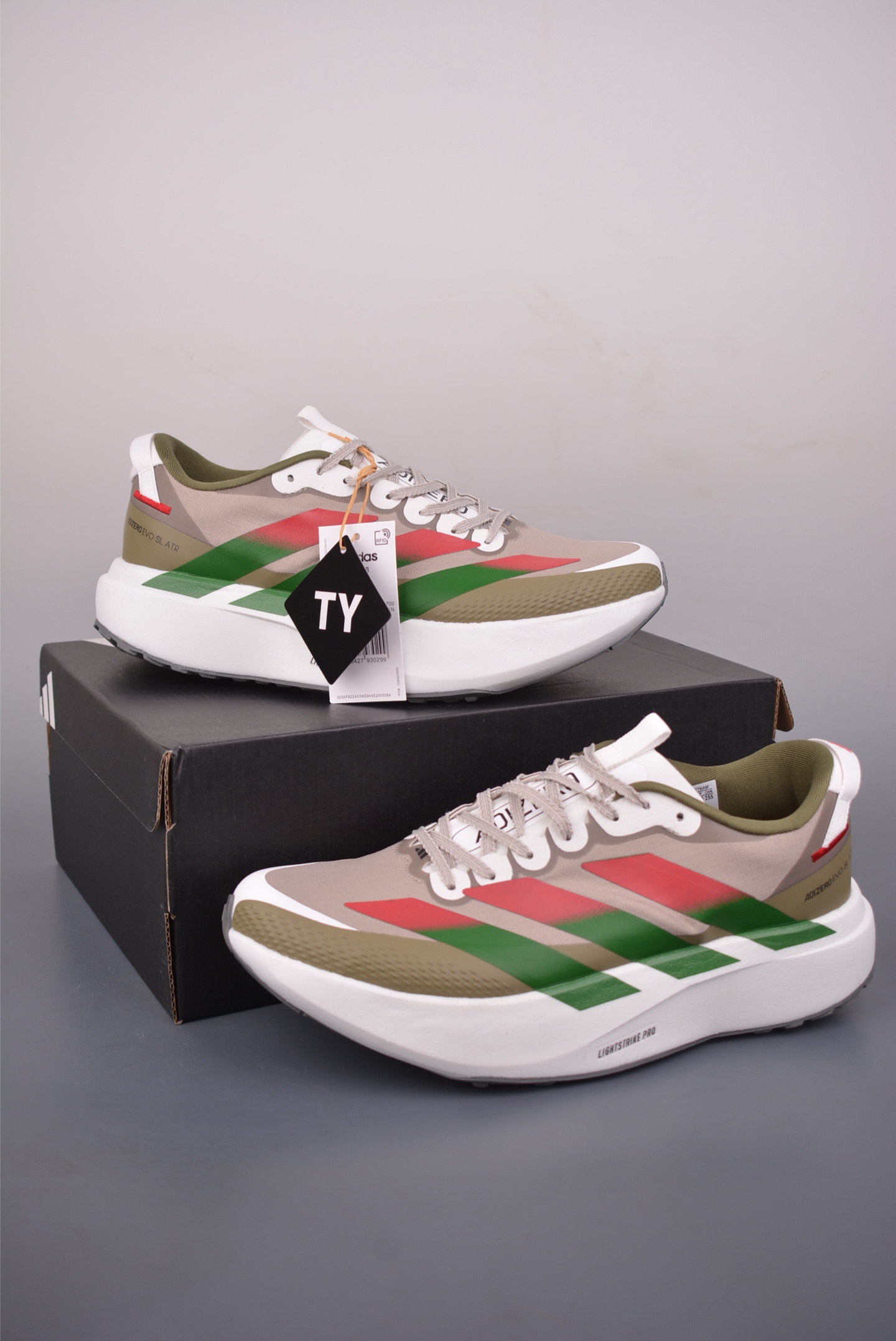 Adidas Adizero Evo SL ATR M
阿迪超輕透氣緩震跑鞋 
官方貨號: KK03072332
尺碼：36 36.5 37 38 38.5 39 40 40.5 41 42 42.5 43 44 44.5 45