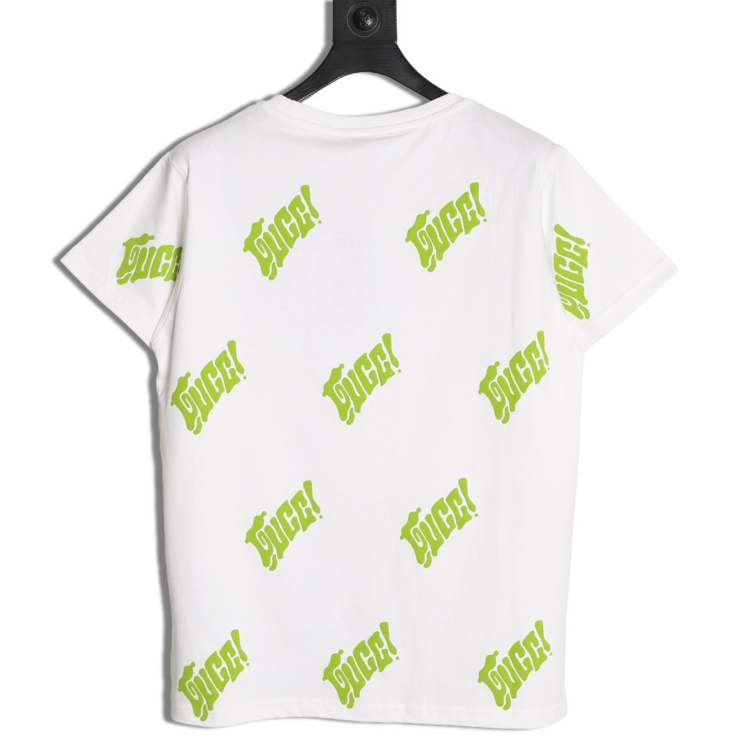 Gucci/古馳 25ss 綠色發泡印花短袖
GUCCI新款T恤採用重磅白色針織棉製成，通體檸檬綠Gucci刺繡倍添清新氣息。
A Size:S-XL