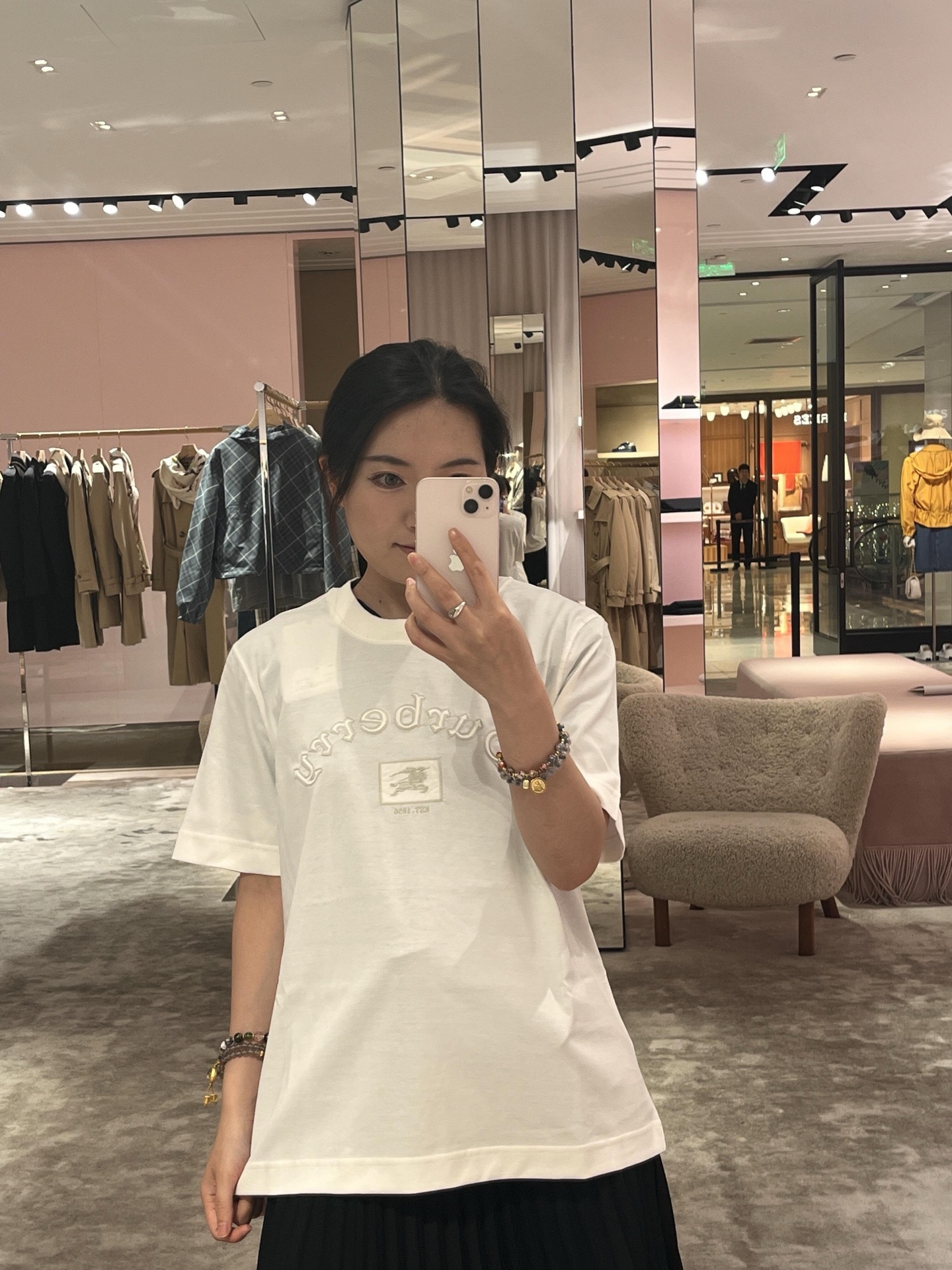 🔝BURBERRY巴寶莉BBR 哥特體刺繡短袖T恤
正品購入，100%洗後維斯棉235克，舒彈羅紋285克，進口刺繡，面料酵洗，定制1：1商標，寬松版型
B Size：S-XL