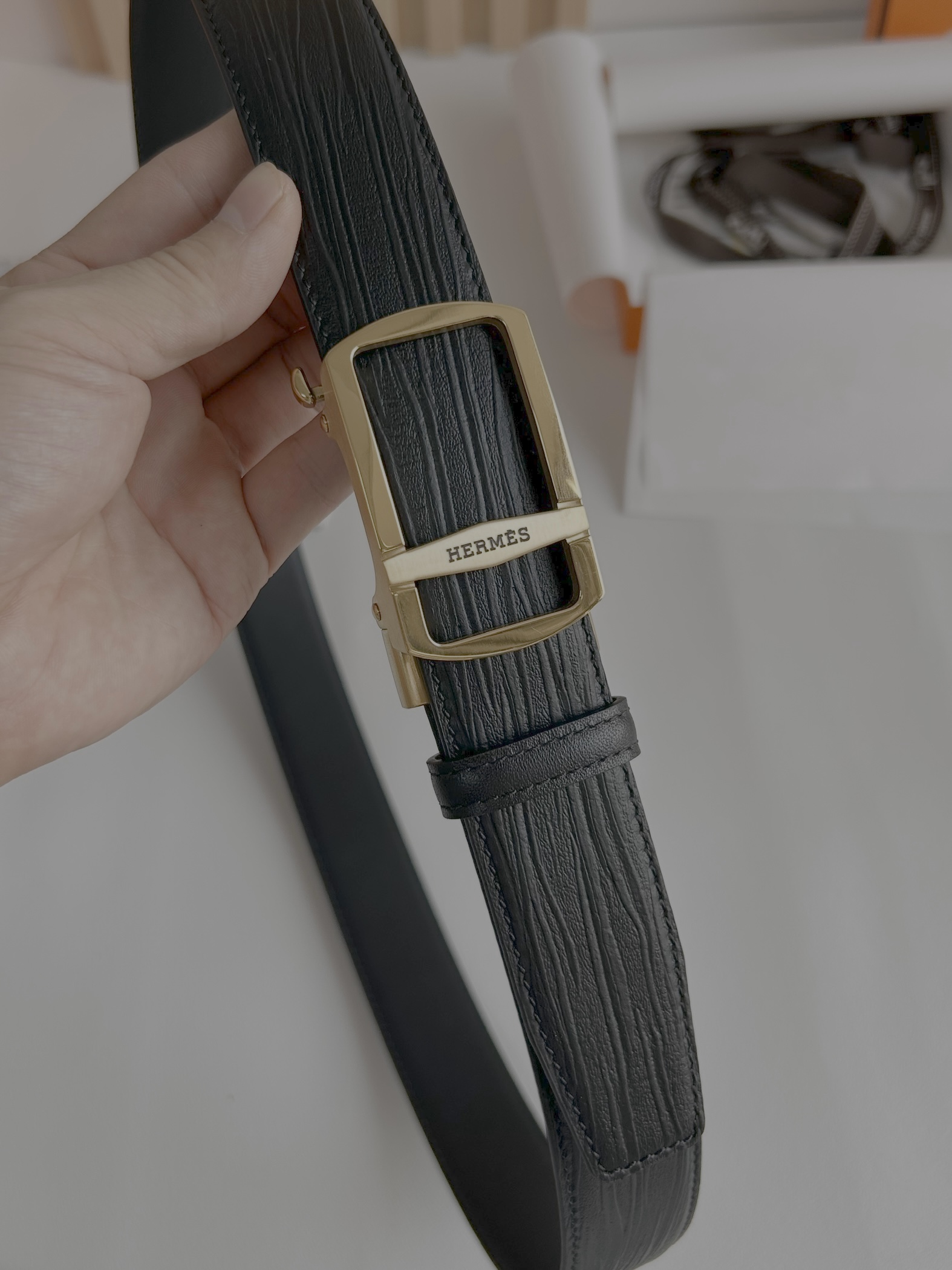 【H家】 新款紋路小牛皮腰帶，寬度3.5cm，搭配新款不鏽鋼自動扣，手感極佳、可以任意裁剪、永恆而經典！轉圖必大賣