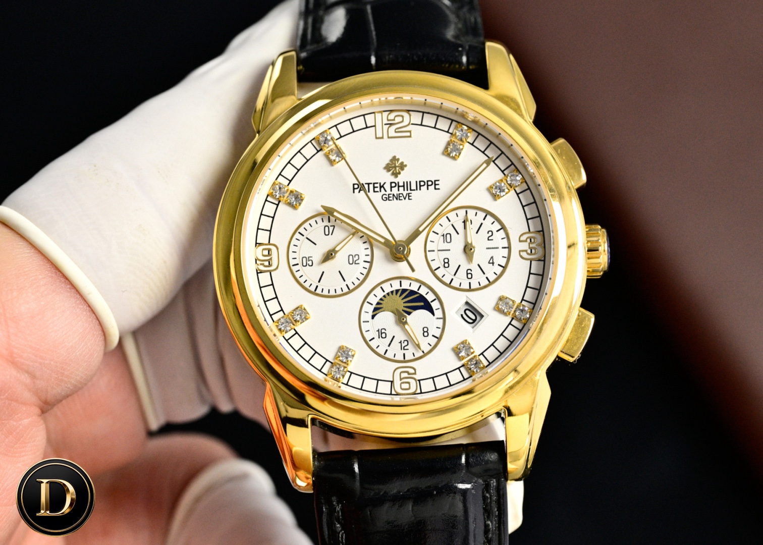 百達翡麗Patek Philippe驚艷登場，42毫米的表徑適配大眾男性手寸，非常商務可亦‬休閒。整表表殼手工雕刻花紋，視覺衝擊力強，令人過目不忘，實物質感更加優美。     
1⃣️搭配進口9100多功能機芯【非市場普通國產機芯】（零返修）功能（24小時,星期/星辰/月份）此腕表擁有38-48小時動力儲備.
2⃣️進口316L精鋼，採用18k品質爐內真空電鍍！
3⃣️搭配獨家定制方形鱗紋牛皮錶帶
4⃣️耐磨防刮藍寶石玻璃鏡面！
5⃣️30米生活防水等級.
百達翡麗（Patek Philippe） 簡