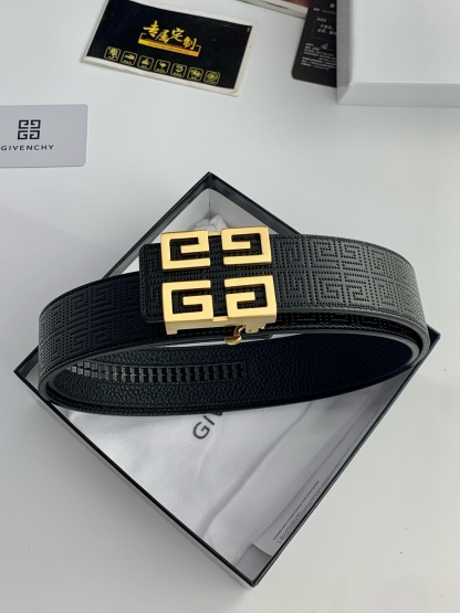 【紀梵希】新款男士 頭層小牛皮黑色壓花腰帶，內襯荔枝紋底，寬38毫米.搭配不鏽鋼經典4G自動扣.商務服裝造型的完美搭配。永恆經典！