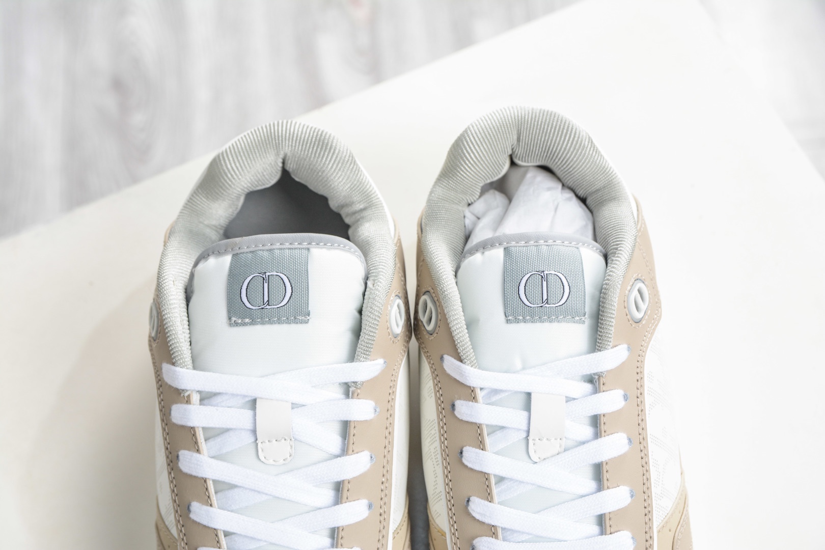 迪奧/Dior B27 Oblique Galaxy Low Top Sneakers B27系列低幫復古真皮百搭運動休閒板鞋 
貨號：3SN272ZIR16536
尺碼：38 39 40 41 42 43 44 45 46