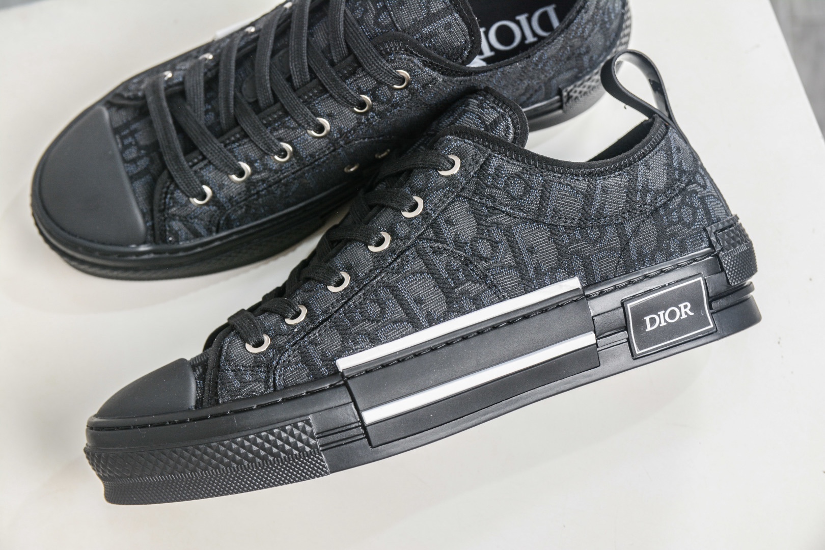 Dior B23 迪奧“CD重影”系列 
貨號: 3SN272ZIR16536
尺碼：38 39 40 41 42 43 44 45