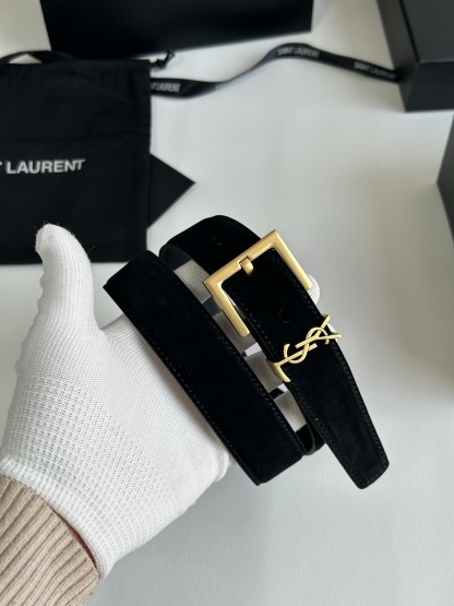 聖羅蘭 女士腰帶，進口小牛皮 配以CASSANDRE 標識腰帶環。古銅色金銀五金可選。精緻優雅的設計，寬度3.0cm