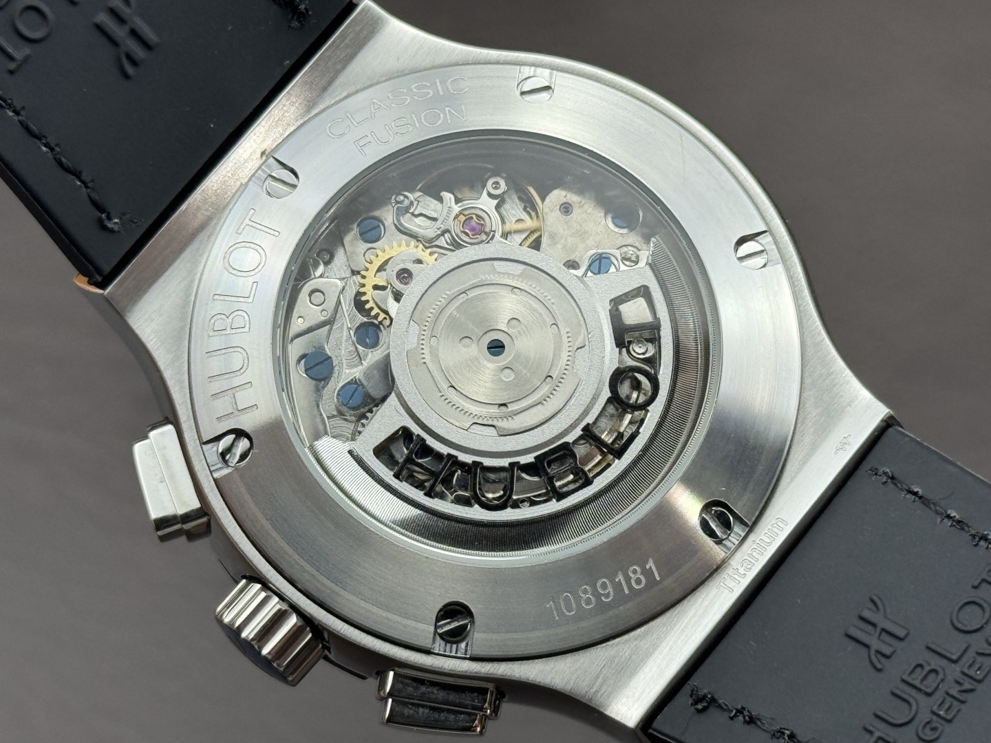 （实拍圖）升級版宇舶hublot恆寶表經典融合CLASSIC FUSION系列，直徑45mm，表殼316L精鋼，耐磨藍寶石玻璃，施華洛世奇鑽石鑲嵌，進口搭載進口7750多巧能計時機芯，還原原裝所有功能，在不同的時空共鳴，如繪畫，如音樂，如時計，獨一無二的HUBLOT最配獨一無二的他，經典融合計時腕表。