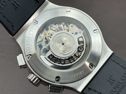 （实拍圖）升級版宇舶hublot恆寶表經典融合CLASSIC FUSION系列，直徑45mm，表殼316L精鋼，耐磨藍寶石玻璃，施華洛世奇鑽石鑲嵌，進口搭載進口7750多巧能計時機芯，還原原裝所有功能，在不同的時空共鳴，如繪畫，如音樂，如時計，獨一無二的HUBLOT最配獨一無二的他，經典融合計時腕表。