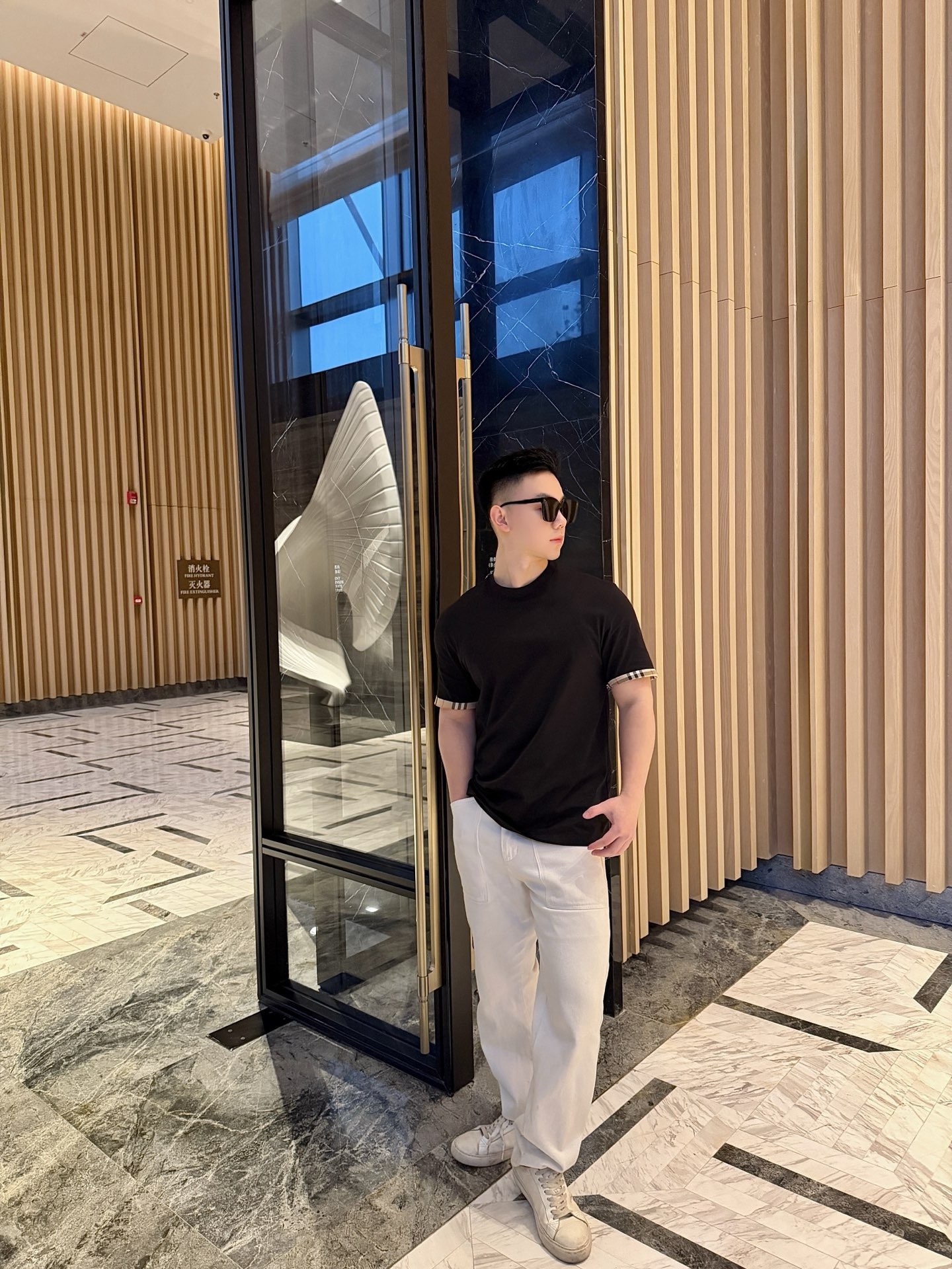 🔝BURBERRY巴寶莉BBR 格紋拼袖短袖T恤
正品購入，50支雙股100%精梳棉170克，2*2精品羅紋210克，面料拼接，面料酵洗，定制1：1商標，合身版型
B Size：S-XL