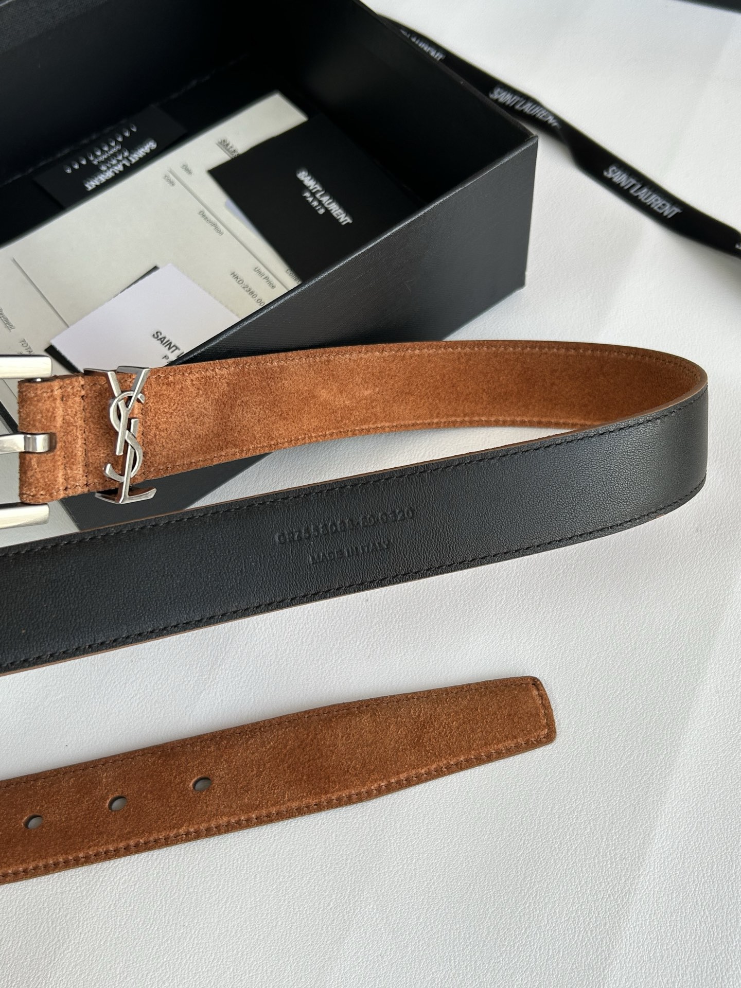 聖羅蘭 女士腰帶，進口小牛皮 配以CASSANDRE 標識腰帶環。古銅色金銀五金可選。精緻優雅的設計，寬度3.0cm