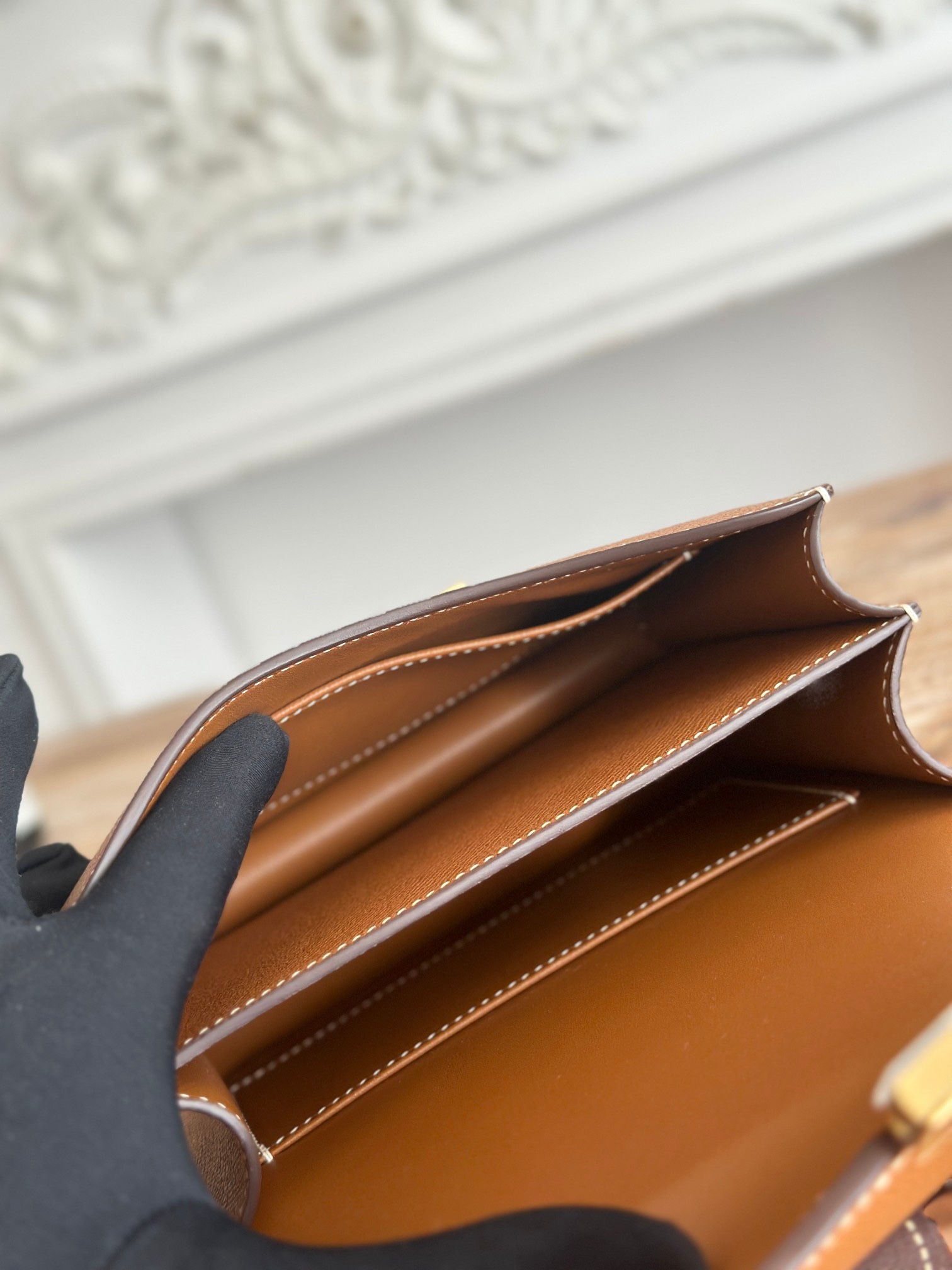 康康  空姐包  
constance  19cm  
epsom掌紋小牛皮  半收工  蠟線縫製