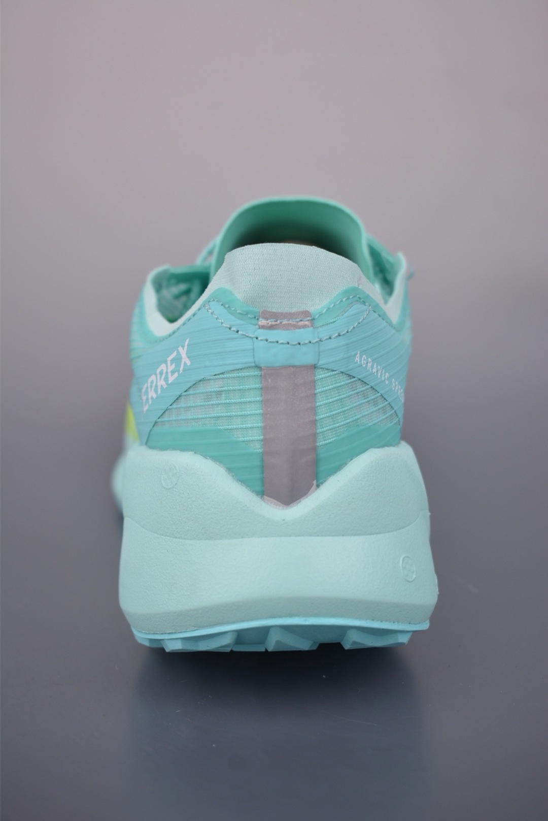 Adidas Terrex Agravic Speedult 2
阿迪超輕透氣緩震跑鞋
官方貨號: JS35262332
尺碼：40 40.5 41 42 42.5 43 44 44.5 45