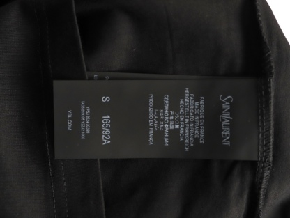 🔝SAINT LAURENT聖羅蘭SLP 小標純色徽標短袖T恤
正品購入開發，50支雙股精品賽爾棉170克，1*1拉架羅紋280克，進口刺繡，面料酵洗，定制1：1商標，寬松版型
B Size：S-XL