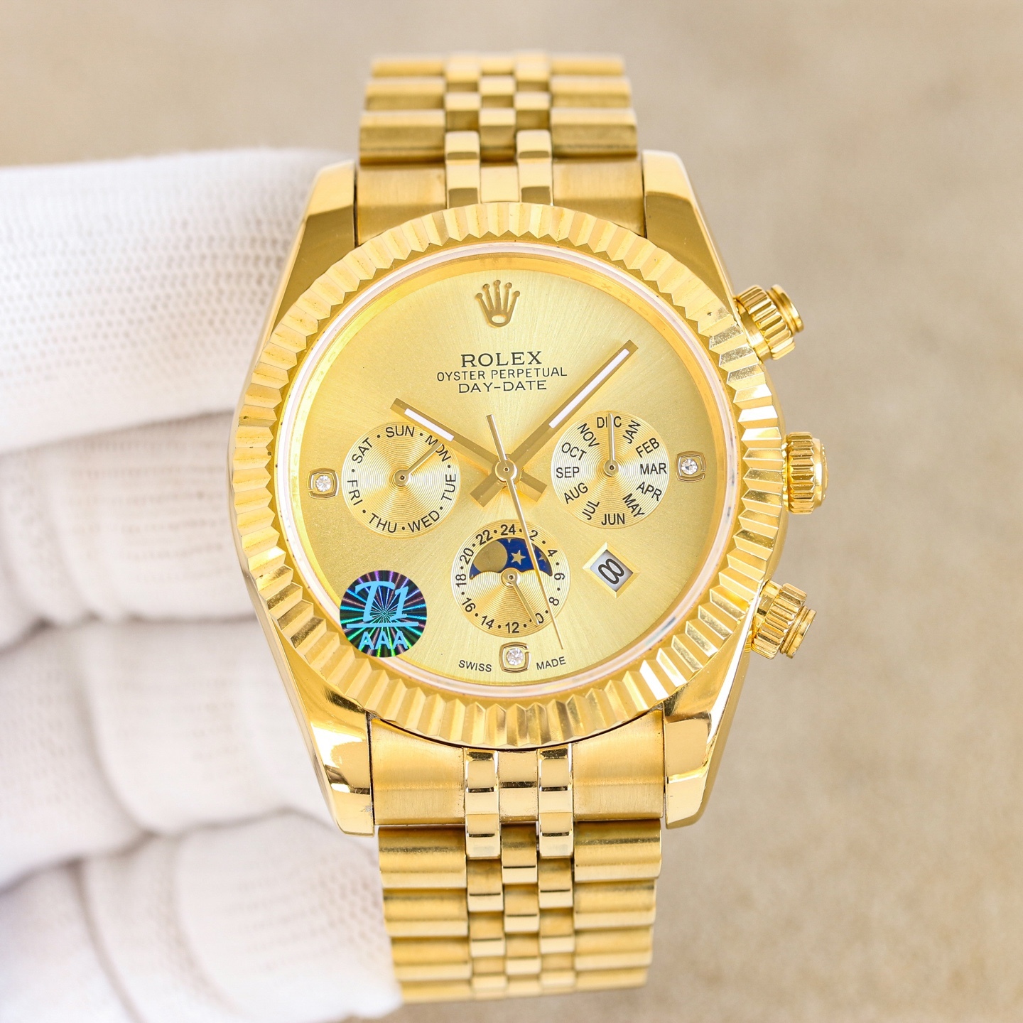 年度新款強力推薦
🔥經典日誌系列-多功能腕表🔥
防表屆最高版本⌚️勞力士⌚️ 複雜系列六針男表[愛心]爆款[愛心] 多功能腕表。
1⃣️搭載原裝進口9100星期月份月相動能功能機芯機械表！
2⃣️錶盤上採用經典獨家高級奢華稜紋 突顯出這款腕表的華貴氣質[呲牙]
3⃣️錶帶採用進口316鋼帶腕表！
4⃣️表鏡採用雙卜藍寶石鏡面！
5⃣️透視底蓋！
6⃣️直徑41毫米，厚度10毫米！
腕表功能匯集星期/月份/日期/月亮/太陽等功能於一身，最佳男士商務腕表真正的標配！為高端腕表的代表之作！
榮譽出品 尊