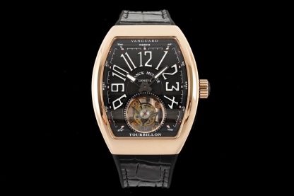 RMS 最新款 頂級復刻 法蘭克穆勒V45 Vanguard陀飛輪系列 歷時多年研發機芯 
1 1:1 超級復刻原裝複雜法穆蘭陀飛輪機芯 細節完美到位 打造正品機芯獨具的雙發條盒 超薄工藝 
2超長72小時動力儲存 告別每天手動上鏈 高端玩家的定制款 把頭上鏈30個半圈 發條盒為滿 不需要過度上鏈 
3 千錘百鍊 316L精鋼表殼 超薄表殼 與原裝一致厚度 彎曲弧度 更加貼合手腕 佩戴舒適 
4 純正進口意大利小牛皮 貼合手感品質一流的進口氟橡膠錶帶 與正版全完通用互換
5瑞士工程師 原版機芯拆解 一比一