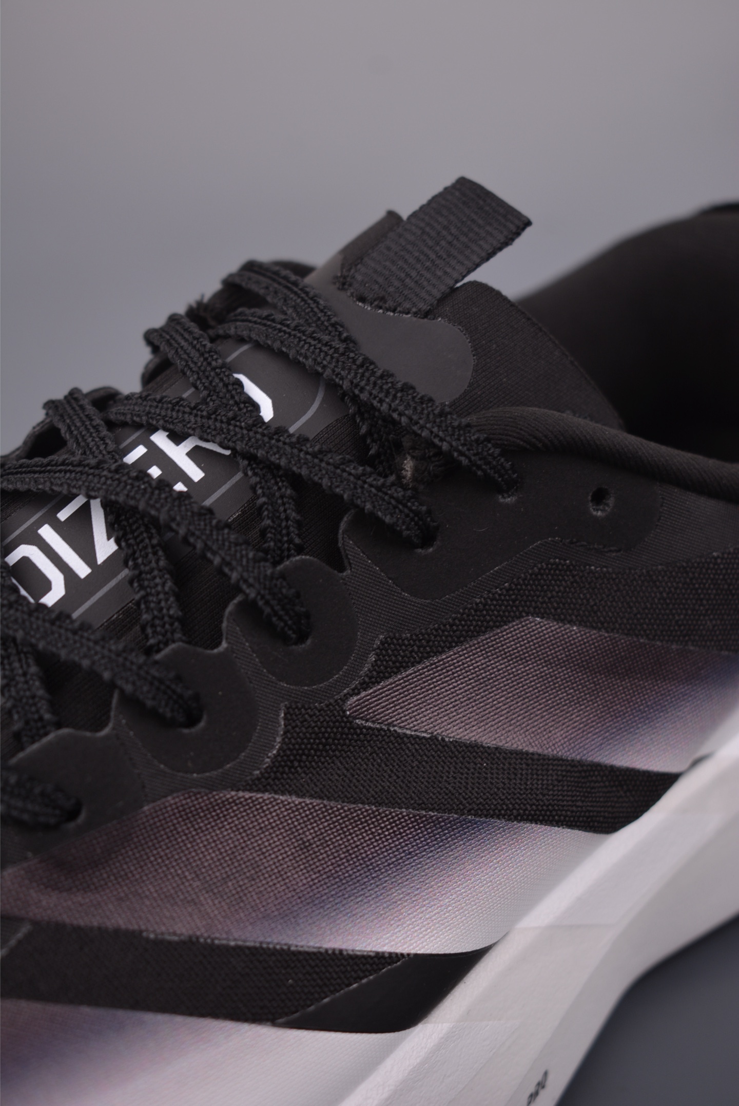 Adidas Adizero Evo SL ATR M
阿迪超輕透氣緩震跑鞋 
官方貨號: KK05232332
尺碼：36 36.5 37 38 38.5 39 40 40.5 41 42 42.5 43 44 44.5 45 
