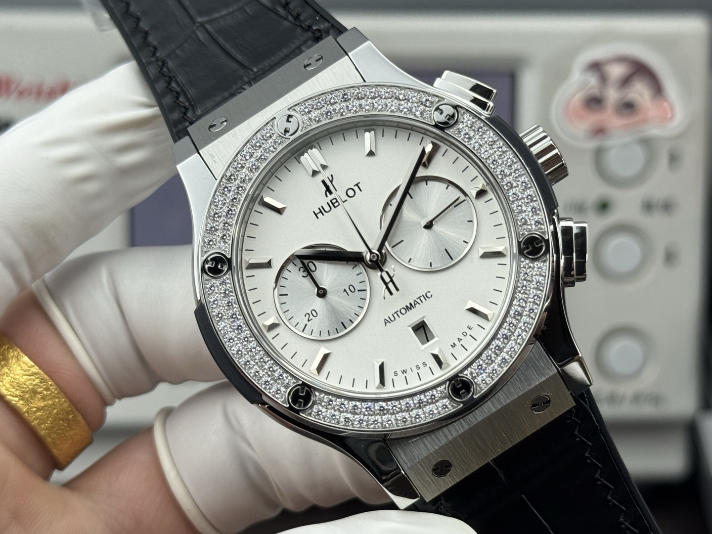 （实拍圖）升級版宇舶hublot恆寶表經典融合CLASSIC FUSION系列，直徑45mm，表殼316L精鋼，耐磨藍寶石玻璃，施華洛世奇鑽石鑲嵌，進口搭載進口7750多巧能計時機芯，還原原裝所有功能，在不同的時空共鳴，如繪畫，如音樂，如時計，獨一無二的HUBLOT最配獨一無二的他，經典融合計時腕表。