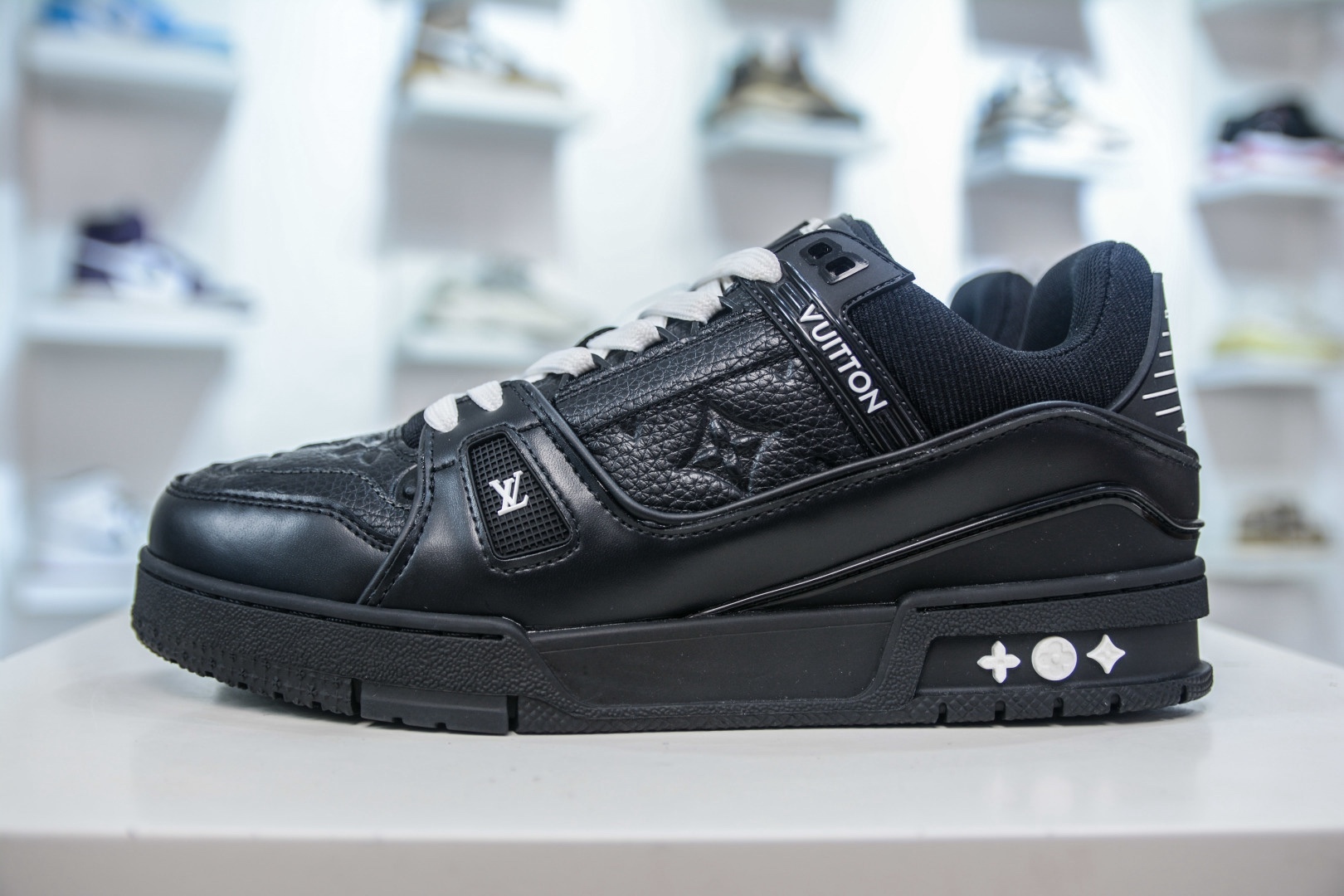 Louis Vuitton Trainer lv時裝走秀運動鞋板鞋 SIZE：36 37 38 39 40 41 42 43 44 45